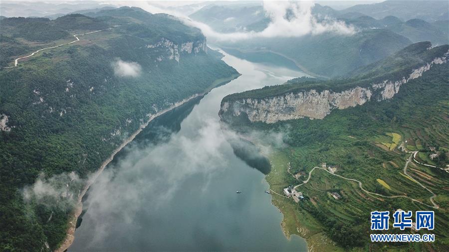 (百城百縣百企調(diào)研行·圖文互動(dòng))(1)貴州畢節(jié)加快脫貧:“自主造血”+新發(fā)展理念