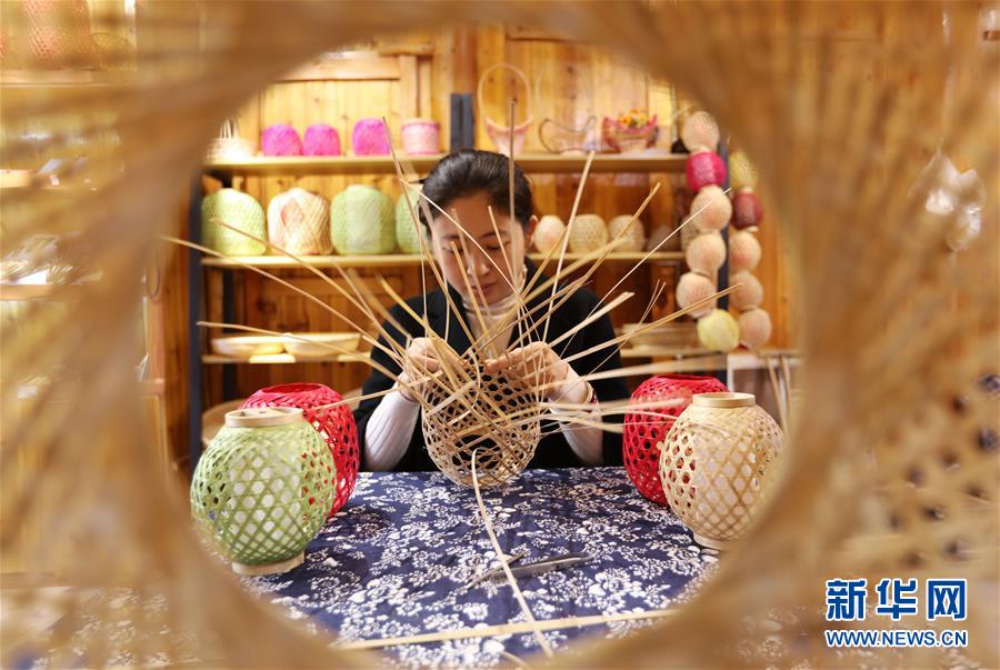 (在習(xí)近平新時代中國特色社會主義思想指引下·慶祝改革開放40周年)(新華全媒頭條·圖文互動)(3)在改革開放大潮中砥礪奮進——新時代踐行新發(fā)展理念紀行