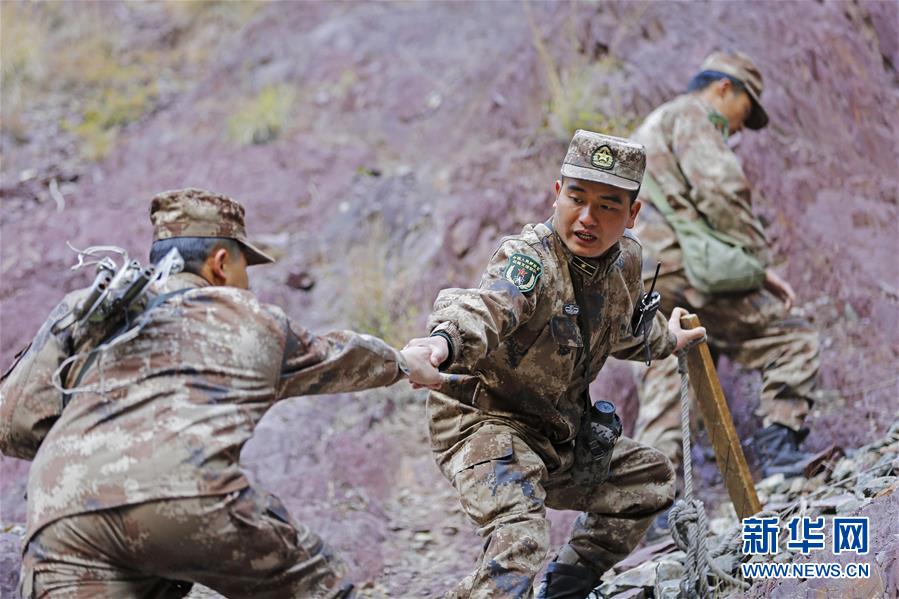 （向奉獻者致敬&middot;圖文互動）（2）情注一纜通滇藏&mdash;&mdash;記某信息通信基地四營五連連長翁春芳