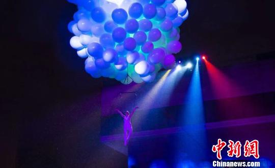 圖為燈光節(jié)現(xiàn)場(chǎng)。寧波文化廣場(chǎng)供圖