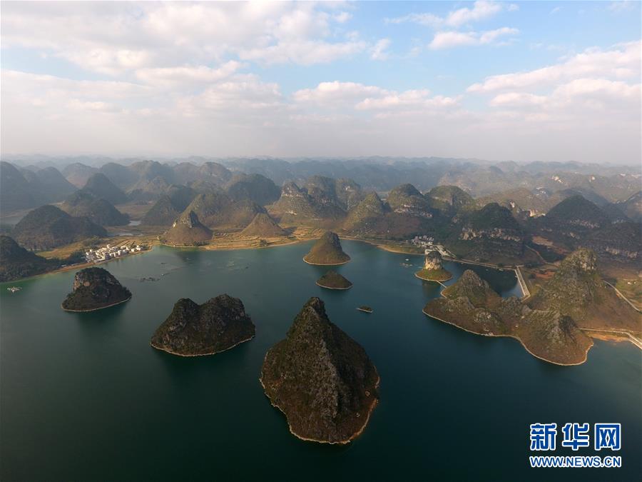 (輝煌60年·壯美新廣西·圖文互動)(1)攜手描繪八桂大地上的美麗畫卷——寫在廣西壯族自治區(qū)成立60周年之際