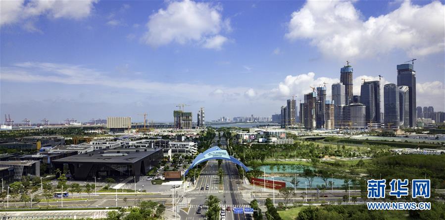 （新華全媒頭條&middot;圖文互動）（1）高舉新時代改革開放旗幟&mdash;&mdash;以習(xí)近平同志為核心的黨中央引領(lǐng)改革開放紀(jì)實