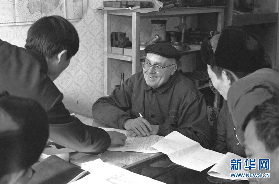 （圖文互動）（2）為發(fā)展和進步，與中國攜手同行&mdash;&mdash;中國改革友誼獎章獲得者群像 