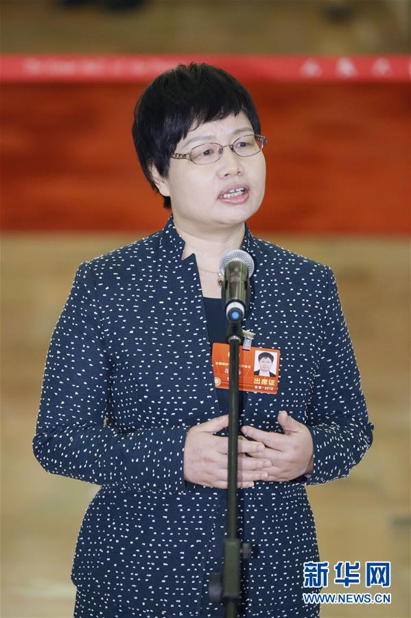 （兩會(huì)&middot;政協(xié)開幕）（12）全國政協(xié)委員接受采訪