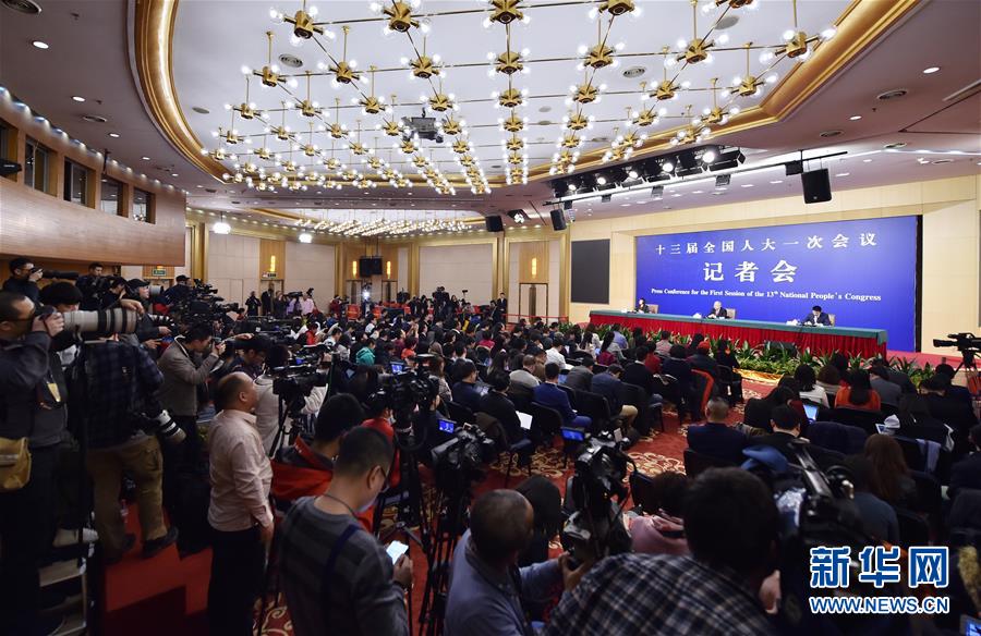 （兩會(huì)）（3）國務(wù)院扶貧辦主任劉永富就&ldquo;打好精準(zhǔn)脫貧攻堅(jiān)戰(zhàn)&rdquo;答記者問