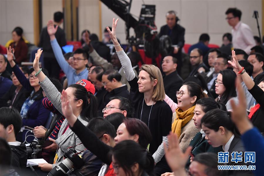 （兩會(huì)）（4）農(nóng)業(yè)部部長(zhǎng)韓長(zhǎng)賦等就&ldquo;實(shí)施鄉(xiāng)村振興戰(zhàn)略 推動(dòng)農(nóng)業(yè)轉(zhuǎn)型升級(jí)&rdquo;答記者問(wèn)