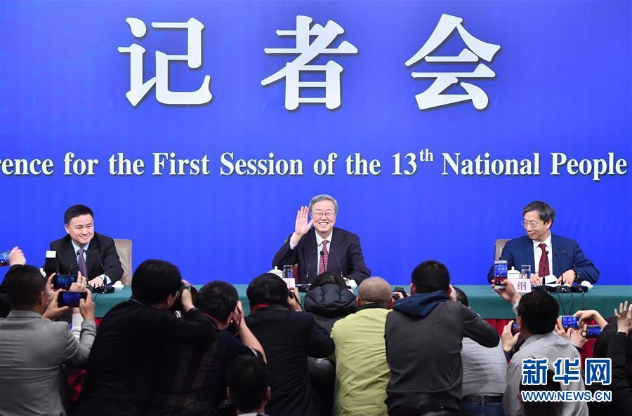 （兩會&middot;XHDW）（1）中國人民銀行行長周小川等就&ldquo;金融改革與發(fā)展&rdquo;答記者問