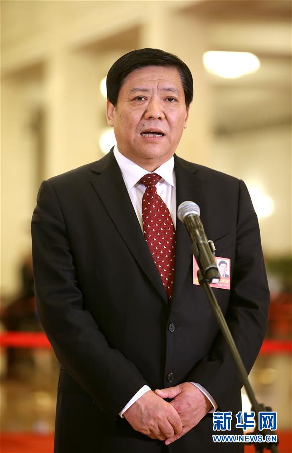（兩會&middot;XHDW）（2）全國人大代表接受采訪