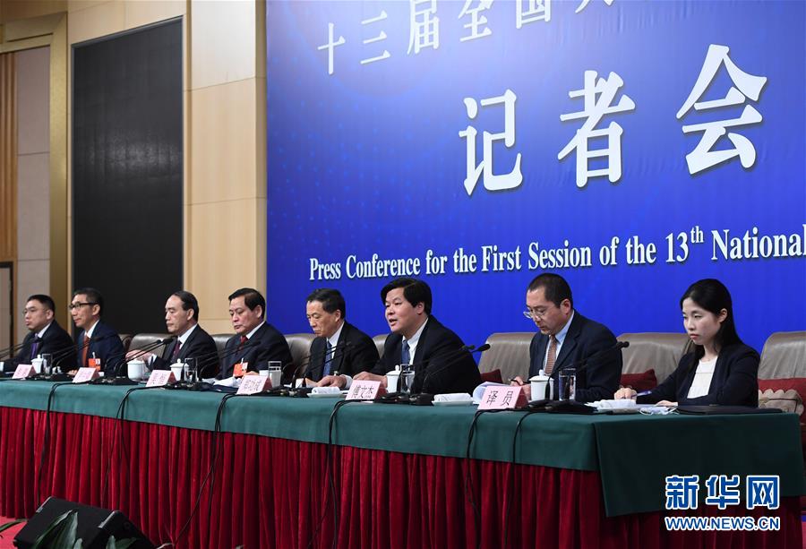 （兩會&middot;XHDW）（3）全國人大相關(guān)負責人就&ldquo;人大監(jiān)督工作&rdquo;答記者問