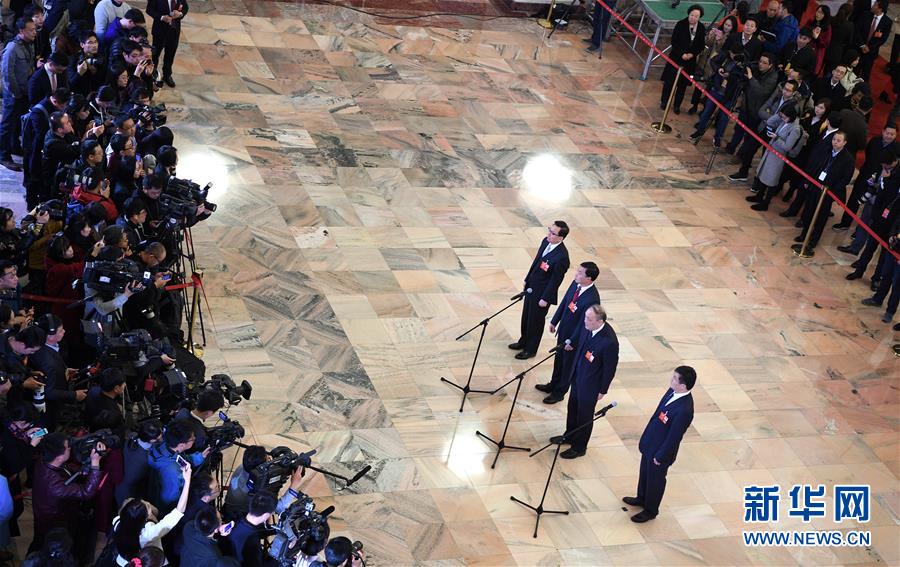 （兩會&middot;XHDW）（13）全國政協(xié)委員接受采訪