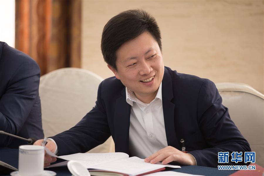 （兩會&middot;基層代表履職故事）（1）全國人大代表?xiàng)铒w飛：讓農(nóng)民工有更好的職業(yè)上升通道