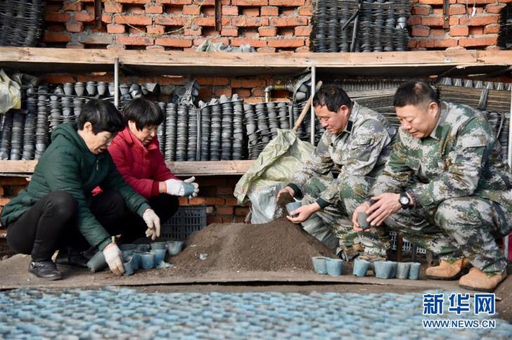 （走基層 聽民聲&middot;圖文互動(dòng)）（2）&ldquo;扶貧，更扶村&rdquo;&mdash;&mdash;黑龍江扶貧一線蹲點(diǎn)觀察