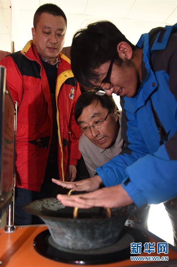 （改革先鋒風(fēng)采&middot;圖文互動）（2）郭明義：與時代同行詮釋&ldquo;雷鋒精神&rdquo;生命力