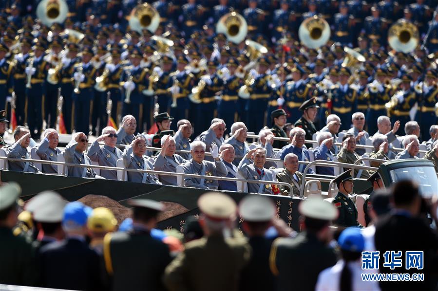 （新華全媒頭條&middot;強(qiáng)軍思想引領(lǐng)新征程&middot;圖文互動）（2）那一刻，我們光榮接受檢閱