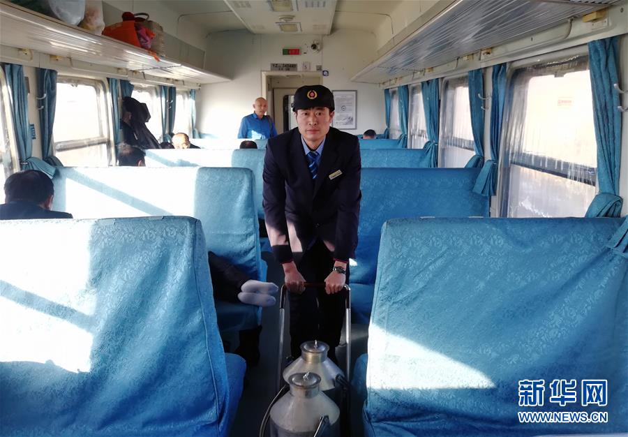 （新春走基層&middot;圖文互動）（1）變的是時間，不變的是溫情&mdash;&mdash;開往小興安嶺深處的幸福&ldquo;慢火車&rdquo;