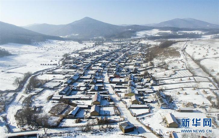 （在習(xí)近平新時(shí)代中國(guó)特色社會(huì)主義思想指引下&mdash;&mdash;新時(shí)代新作為新篇章&middot;圖文互動(dòng)）（1）三年，從無(wú)名小屯到聲名遠(yuǎn)播&mdash;&mdash;這個(gè)&ldquo;雪鄉(xiāng)&rdquo;是如何做到的？