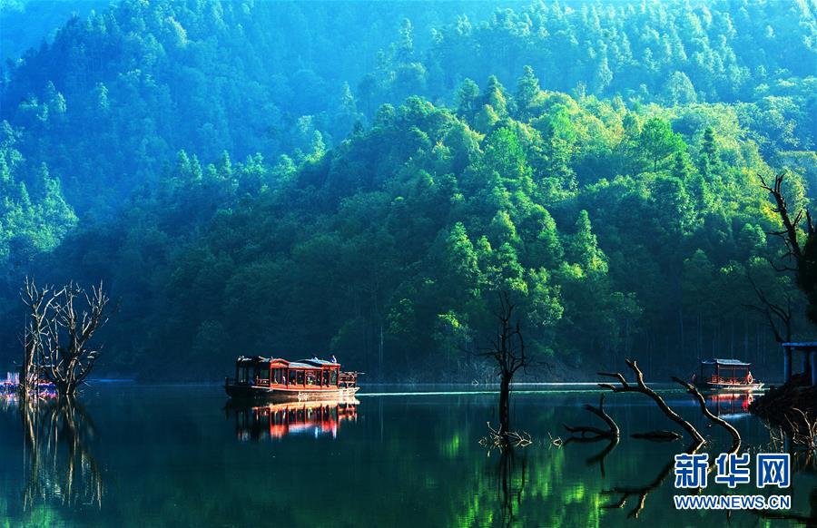 （兩會前夕看落實&middot;圖文互動）（6）奮力脫貧攻堅 生態(tài)追&ldquo;清&rdquo;逐&ldquo;綠&rdquo;&mdash;&mdash;江西落實習近平總書記全國兩會重要講話精神紀實