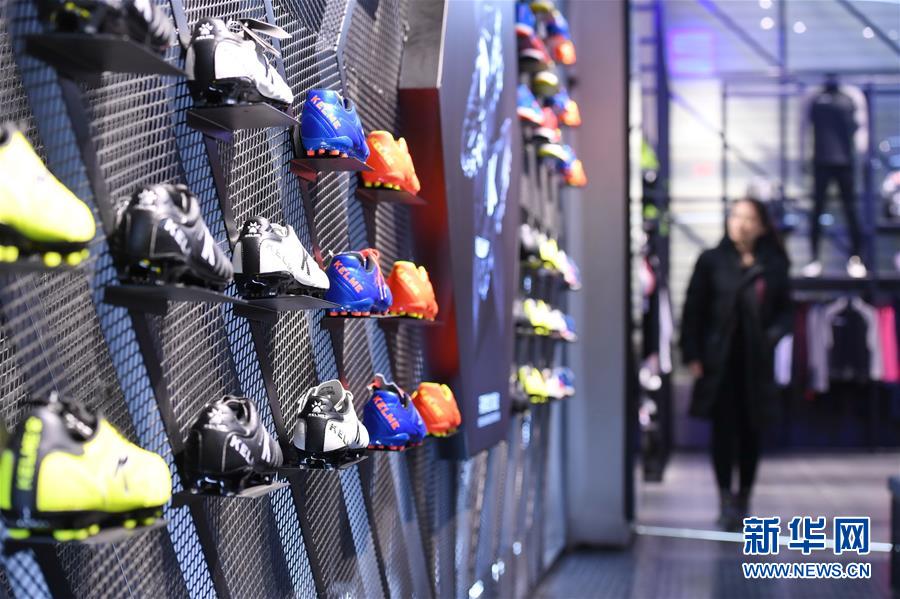 （在習(xí)近平新時(shí)代中國特色社會(huì)主義思想指引下&mdash;&mdash;新時(shí)代新作為新篇章&middot;圖文互動(dòng)）（4）國際范兒&middot;科技范兒&middot;綠色范兒&mdash;&mdash;傳統(tǒng)制造業(yè)嶄露&ldquo;新面孔&rdquo;