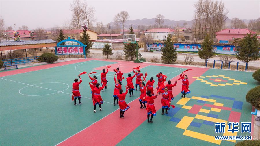 （壯麗70年&middot;奮斗新時(shí)代&middot;圖文互動(dòng)）（3）情同一家，守望相助，共奔小康&mdash;&mdash;內(nèi)蒙古興安盟巴彥敖包嘎查民族團(tuán)結(jié)見(jiàn)聞