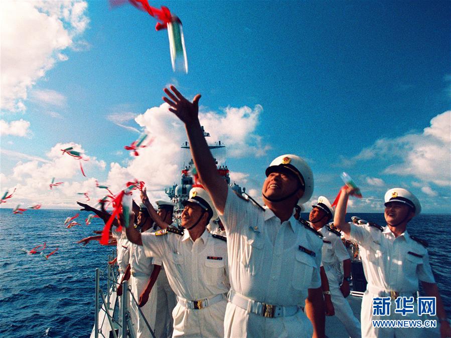 （新華全媒頭條&middot;人民海軍70年&middot;圖文互動(dòng)）（1）向海圖強(qiáng)春潮涌&mdash;&mdash;黨中央、中央軍委和習(xí)主席關(guān)心人民海軍建設(shè)發(fā)展紀(jì)實(shí)