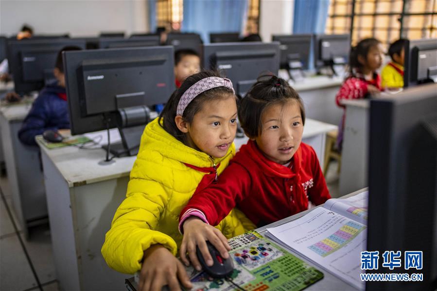 （壯麗70年&middot;奮斗新時(shí)代&middot;圖文互動(dòng)）（10）獨(dú)龍江畔，這個(gè)民族&ldquo;一躍千年&rdquo;