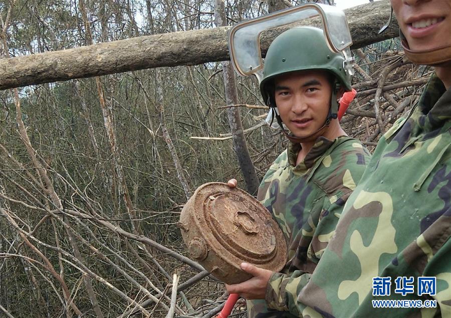 (時代先鋒·圖文互動)(2)新時代最可愛的人——記陸軍某掃雷排爆大隊(duì)英雄戰(zhàn)士杜富國