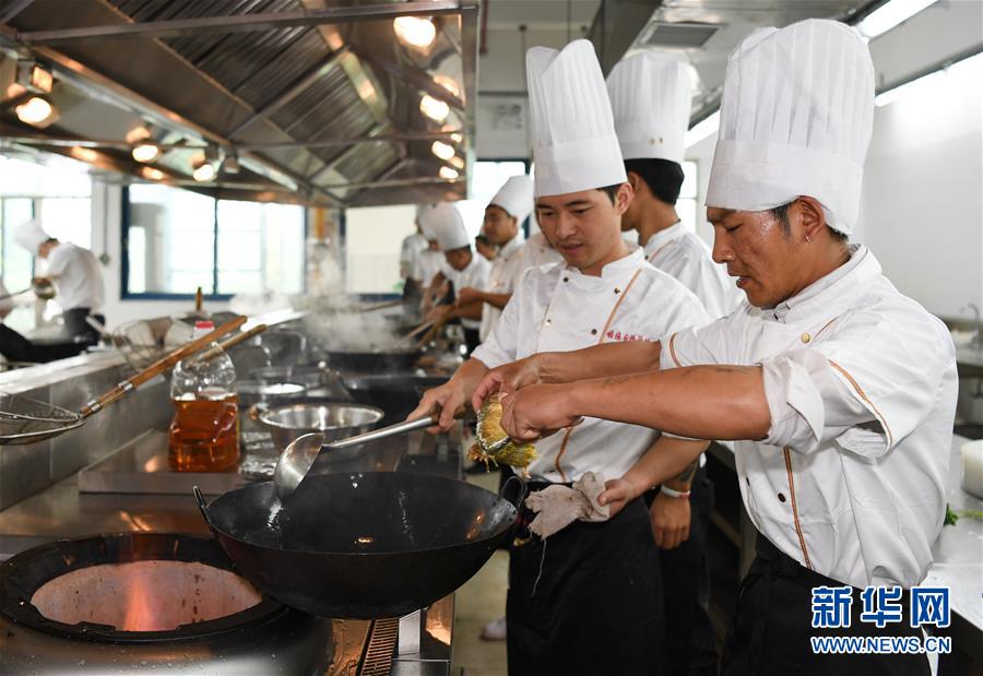 （新華全媒頭條&middot;圖文互動(dòng)）（5）粵菜師傅工程：扶貧和鄉(xiāng)村振興的&ldquo;風(fēng)味之路&rdquo;