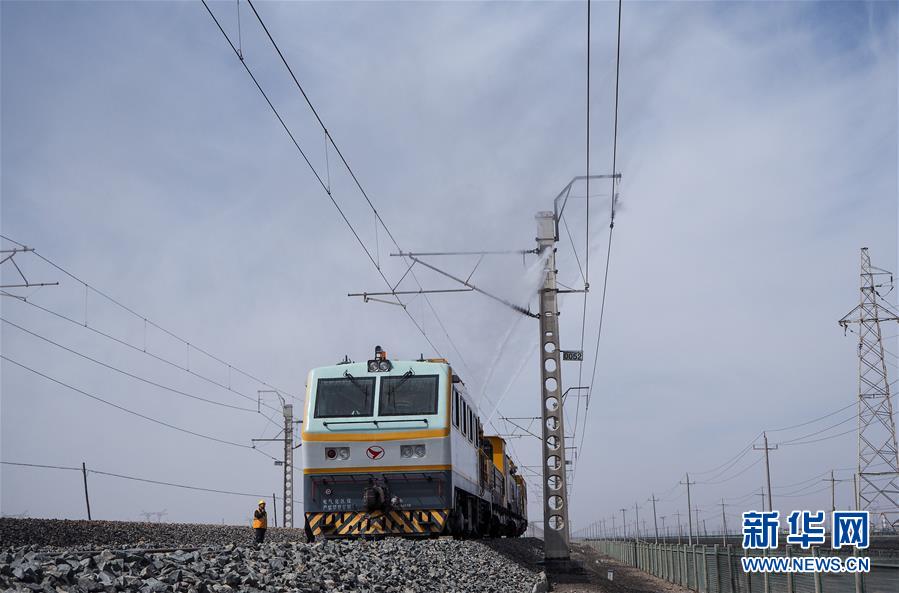 （新華全媒頭條&middot;壯麗70年&middot;奮斗新時代&middot;圖文互動）（2）開拓雪域高原的夢想之路&mdash;&mdash;來自青藏鐵路的蹲點報告