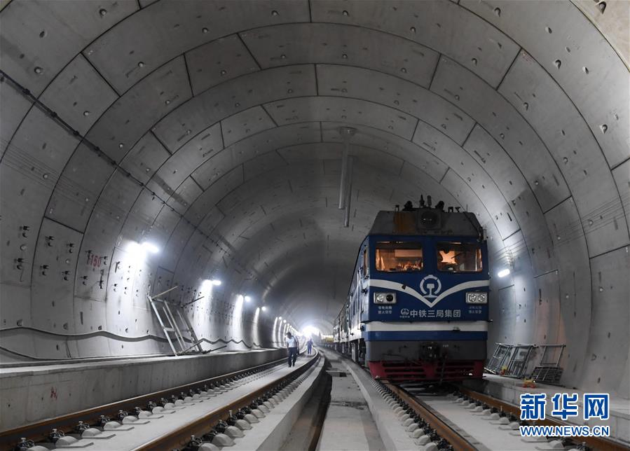 （新華全媒頭條&middot;圖文互動(dòng)）（3）百年&ldquo;筑夢(mèng)&rdquo;的榮光&mdash;&mdash;寫在京張高鐵全線軌道貫通之際