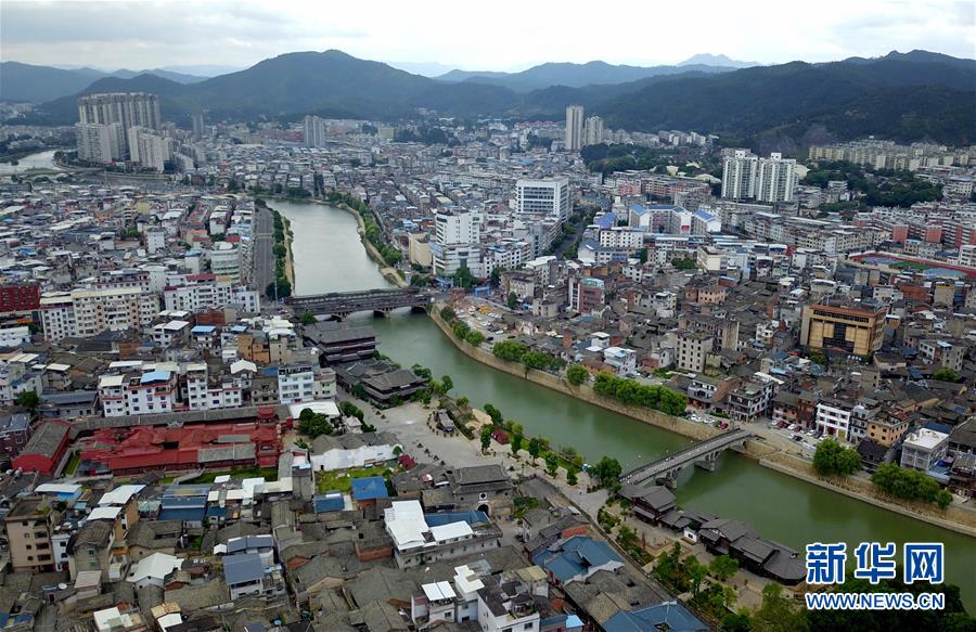 （新華全媒頭條&middot;不忘初心、牢記使命&mdash;&mdash;記者再走長征路&middot;圖文互動）（3）風展紅旗如畫&mdash;&mdash;來自長征出發(fā)地長汀、寧化的紅色信仰報告 