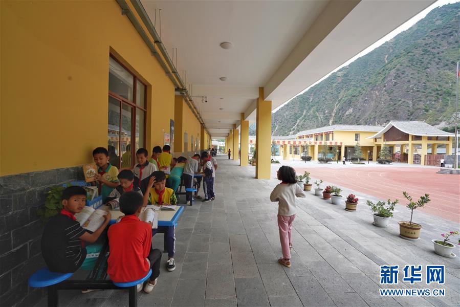 （直過民族脫貧攻堅&middot;圖文互動）（8）下山！傈僳群眾開啟新生活