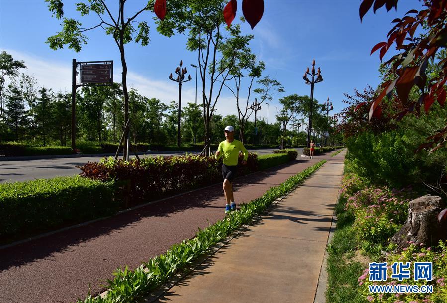 （在習(xí)近平新時代中國特色社會主義思想指引下&mdash;&mdash;新時代新作為新篇章&middot;圖文互動）（3）在這里，遇見&ldquo;詩和遠(yuǎn)方&rdquo;&mdash;&mdash;長白山下&ldquo;第一鎮(zhèn)&rdquo;的全域旅游實(shí)踐