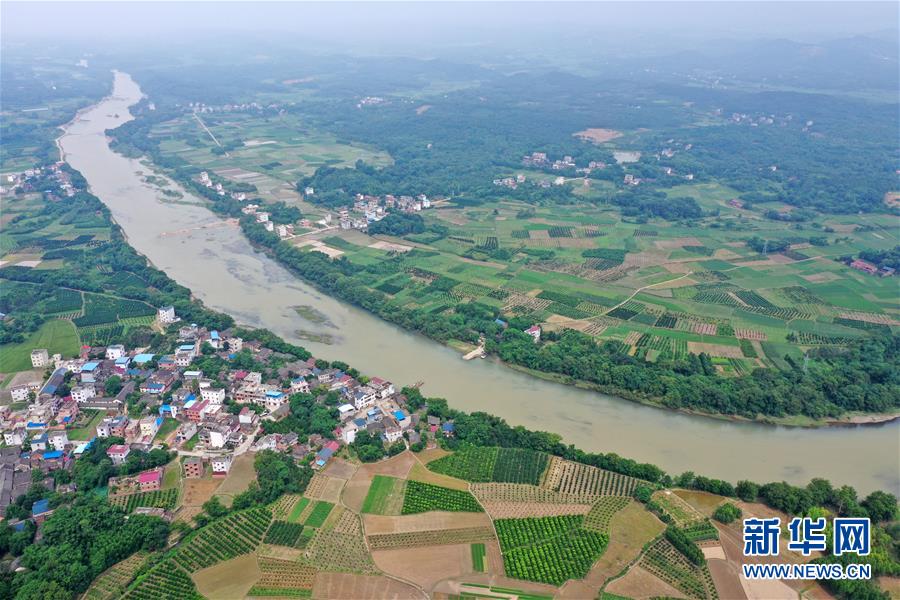 （壯麗70年&middot;奮斗新時代&mdash;&mdash;記者再走長征路&middot;圖文互動）（1）為有犧牲多壯志，敢教日月換新天&mdash;&mdash;重返紅軍血戰(zhàn)現場