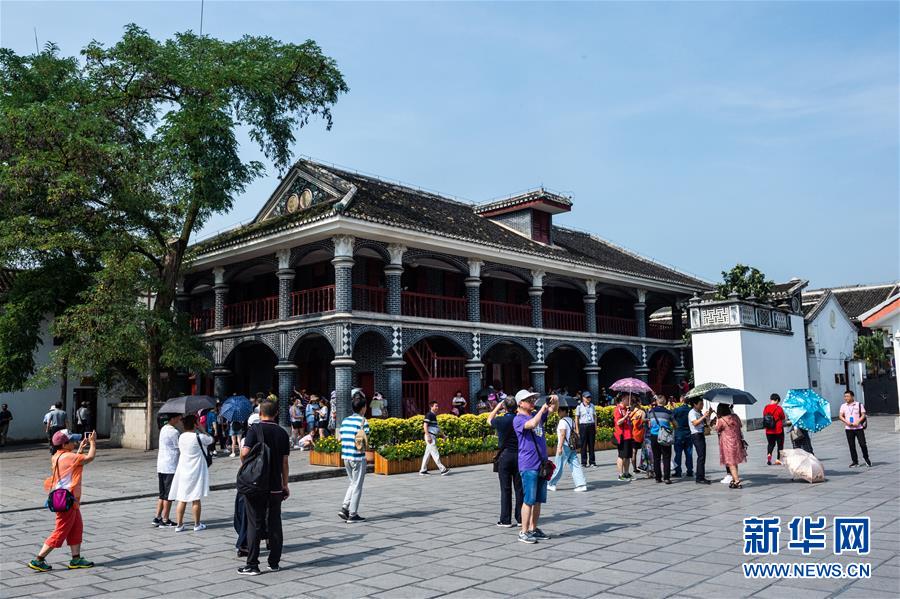 （新華全媒頭條&middot;壯麗70年&middot;奮斗新時代&mdash;&mdash;記者再走長征路&middot;圖文互動）（7）偉大轉(zhuǎn)折是怎樣發(fā)生的&mdash;&mdash;重回遵義會議現(xiàn)場