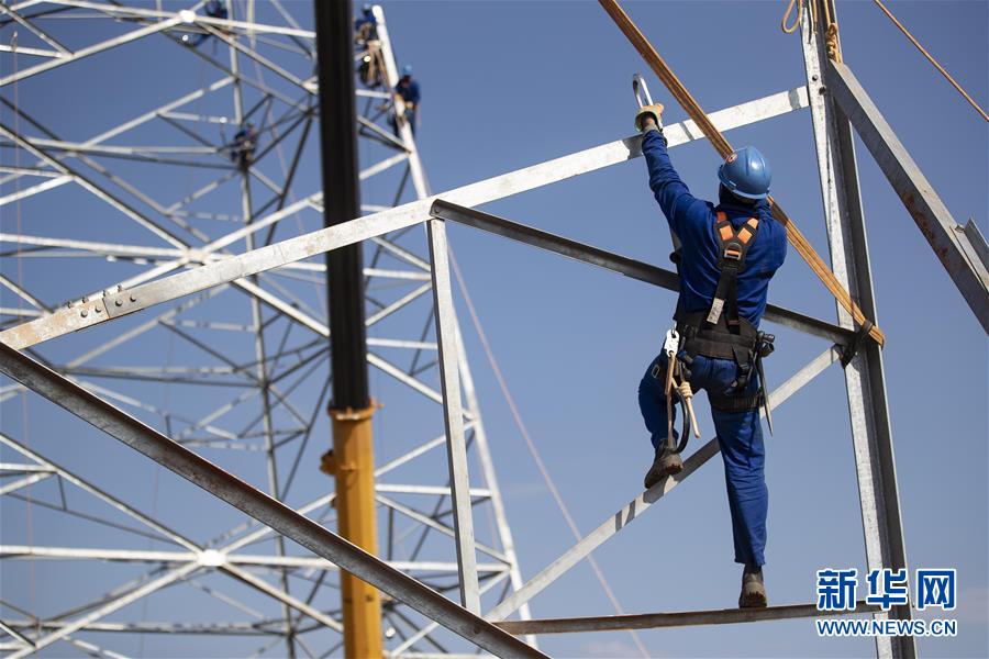 （新華全媒頭條&middot;圖文互動）（1）舵穩(wěn)當(dāng)奮楫 風(fēng)勁好揚(yáng)帆&mdash;&mdash;寫在習(xí)近平主席提出中拉命運(yùn)共同體理念五周年之際