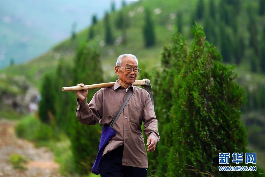 （在習(xí)近平新時代中國特色社會主義思想指引下&mdash;&mdash;新時代新作為新篇章&middot;圖文互動）（8）中條山下綠意濃&mdash;&mdash;一個&ldquo;資源窮縣&rdquo;的生態(tài)發(fā)展之路