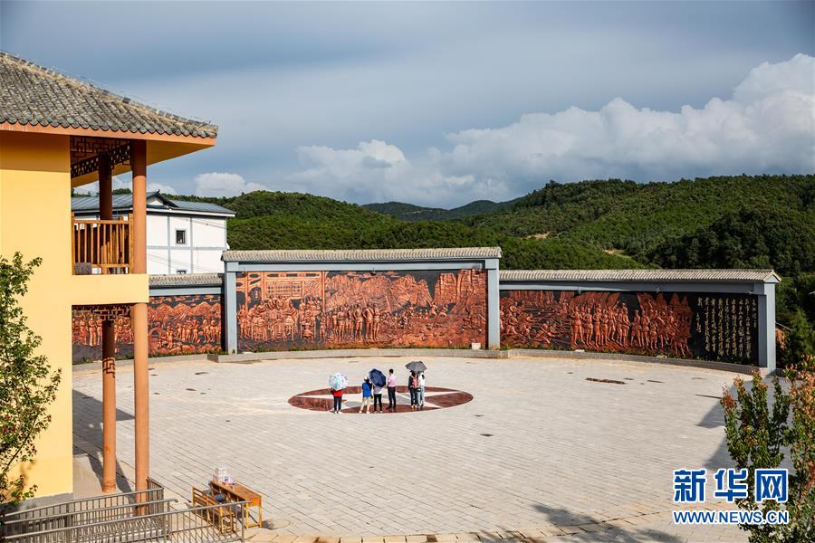 （新華全媒頭條&middot;壯麗70年&middot;奮斗新時(shí)代&mdash;&mdash;記者再走長征路&middot;圖文互動(dòng)）（2）前進(jìn)，向著光明的方向&mdash;&mdash;尋訪金沙江畔紅色印記