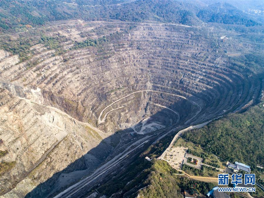 （壯麗70年&middot;奮斗新時代&mdash;&mdash;共和國發(fā)展成就巡禮&middot;圖文互動）（2）潮涌楚天闊&mdash;&mdash;湖北砥礪奮進70年譜寫高質量發(fā)展華章