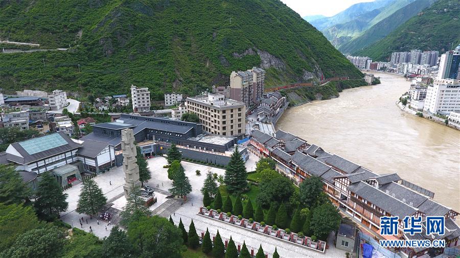 (壯麗70年·奮斗新時代——記者再走長征路·圖文互動)(3)瀘定橋畔的回響