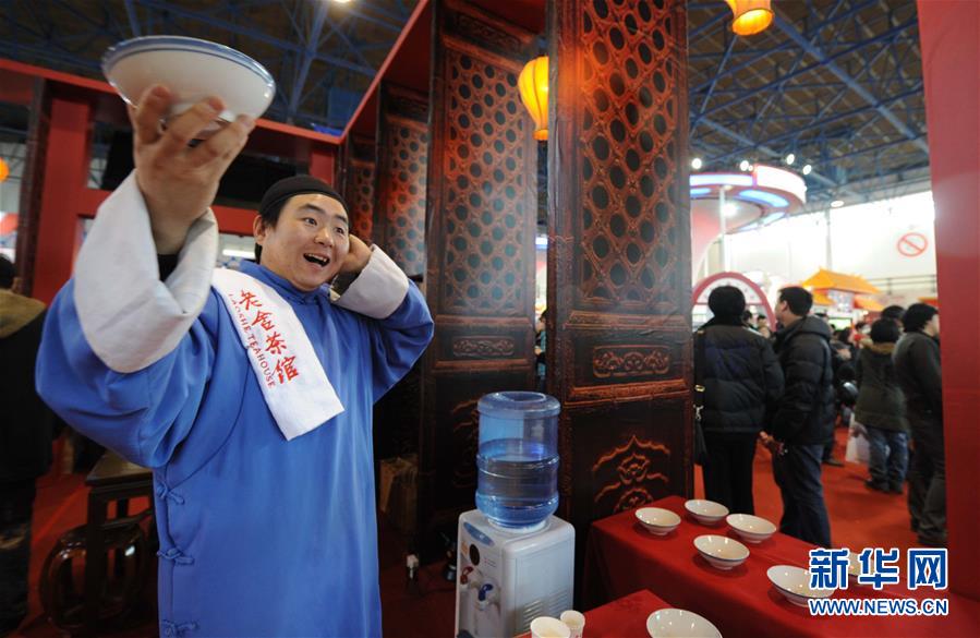 (新華全媒頭條·圖文互動)(3)億萬人民的奮斗史詩——獻(xiàn)給共和國70年光輝歷史的創(chuàng)造者