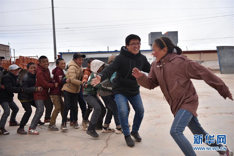 （不忘初心、牢記使命&middot;圖文互動）（7）青春之花綻放五千米云端&mdash;&mdash;記扎根海拔最高縣小學(xué)教師夫妻杜安東、曹曉花