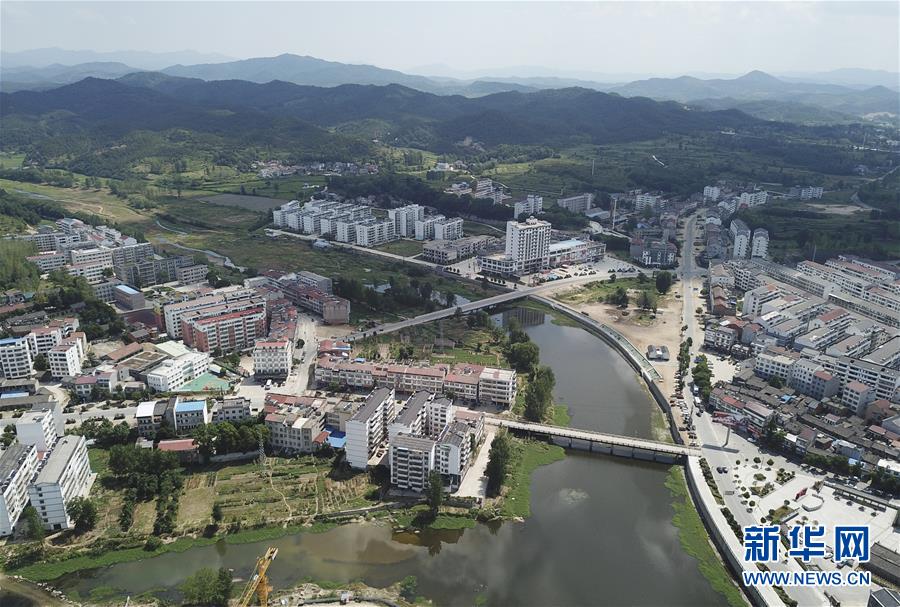 （新華全媒頭條&middot;壯麗70年&middot;奮斗新時(shí)代&mdash;&mdash;記者再走長征路&middot;圖文互動）（1）紅色星火的人民力量&mdash;&mdash;大別山走出兩支紅軍隊(duì)伍的歷史啟示