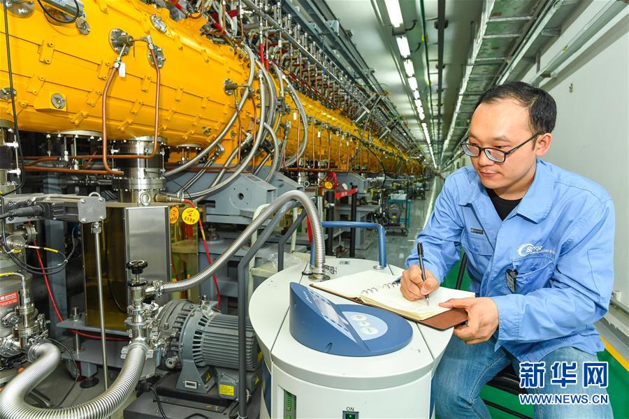 （壯麗70年&middot;奮斗新時(shí)代&mdash;&mdash;共和國(guó)發(fā)展成就巡禮&middot;圖文互動(dòng)）（5）南粵譜寫新篇章　敢為人先再出發(fā)&mdash;&mdash;廣東70年跨越式發(fā)展紀(jì)實(shí)