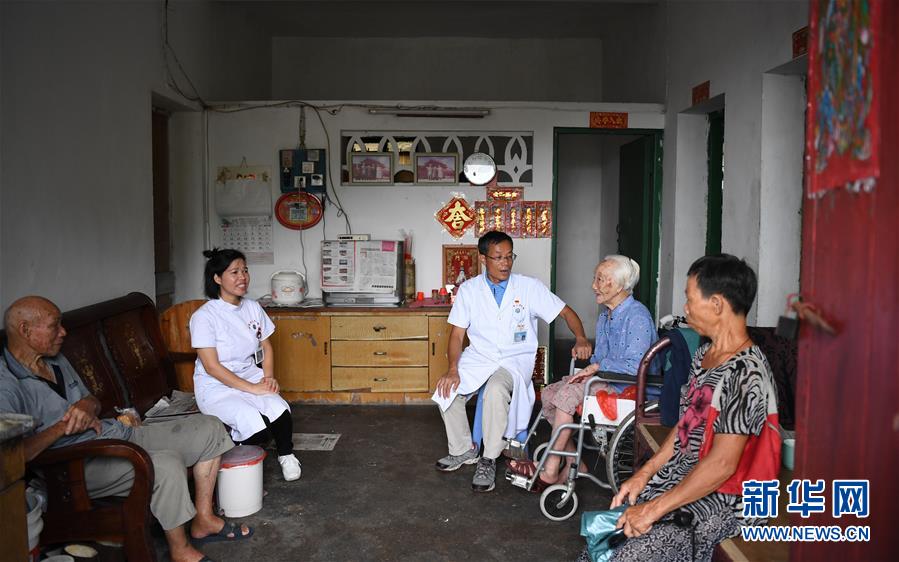 （新華全媒頭條&middot;圖文互動(dòng)）（7）伶仃洋邊&ldquo;守門&rdquo;人&mdash;&mdash;記堅(jiān)守海島32年的黨員醫(yī)生王桂湘