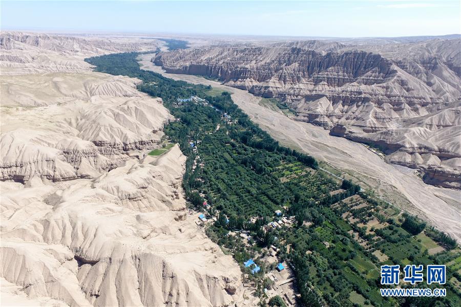 （決戰(zhàn)決勝脫貧攻堅(jiān)&middot;圖文互動(dòng)）（4）拋在舊鄉(xiāng)的&ldquo;火墻&rdquo;&mdash;&mdash;新疆易地扶貧搬遷安置點(diǎn)見(jiàn)聞