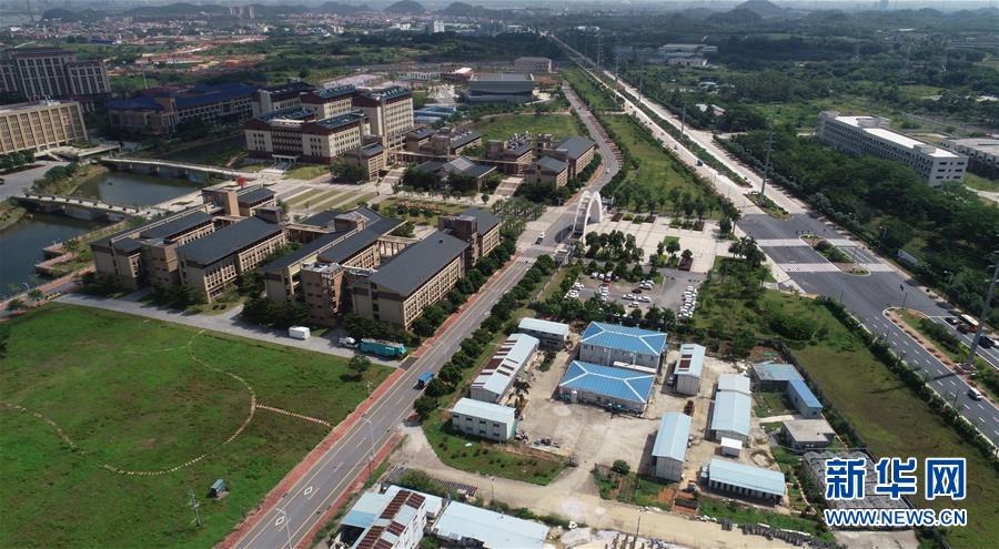 （在習(xí)近平新時(shí)代中國特色社會主義思想指引下&mdash;&mdash;新時(shí)代新作為新篇章&middot;圖文互動(dòng)）（3）&ldquo;我們給火箭做減重&rdquo;&mdash;&mdash;高?？萍紕?chuàng)新進(jìn)行時(shí)