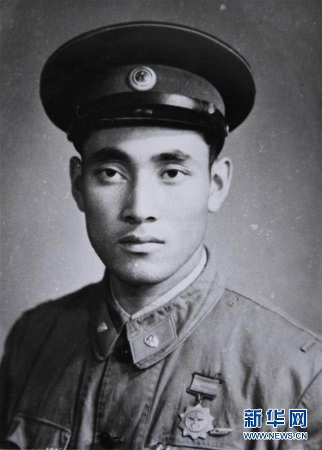 （圖文互動）（4）歷史的見證&mdash;&mdash;陸軍邊海防學(xué)院維吾爾族女講師其曼古力一家三代守疆固邊記事