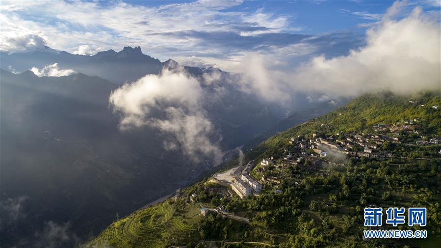 （決戰(zhàn)決勝脫貧攻堅(jiān)&middot;圖文互動）（2）怒江大峽谷興起&ldquo;生態(tài)行當(dāng)&rdquo;