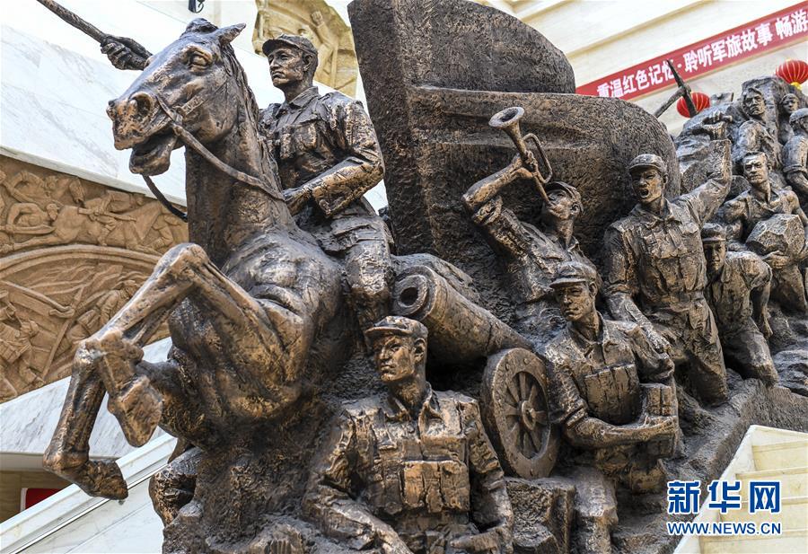 (新華全媒頭條·圖文互動)(3)同心筑夢映天山——新疆70年改革發(fā)展穩(wěn)定述評