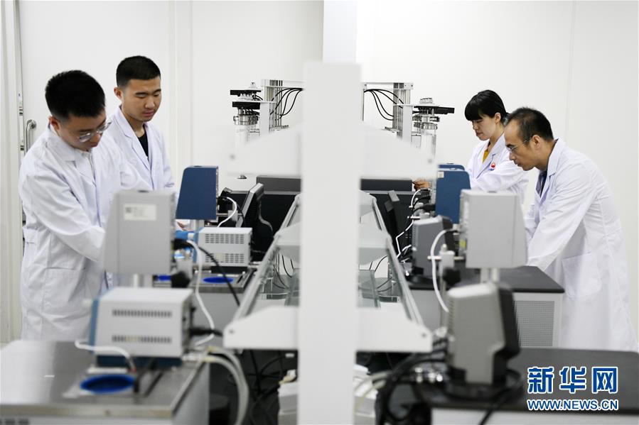 （圖文互動(dòng)）（8）當(dāng)好標(biāo)桿旗幟 建設(shè)百年油田&mdash;&mdash;寫(xiě)在大慶油田發(fā)現(xiàn)60周年之際